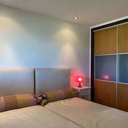 Apartman Sunset House With Seaview & Terrace By Vacationy *