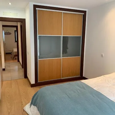 Sunset House With Seaview & Terrace By Vacationy Leiria