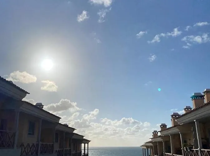 Sunset House With Seaview & Terrace By Vacationy Appartamento