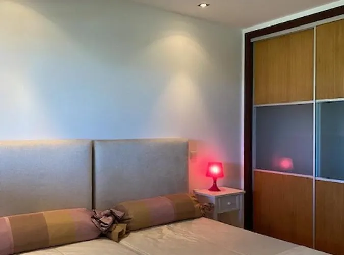 Appartamento Sunset House With Seaview & Terrace By Vacationy *